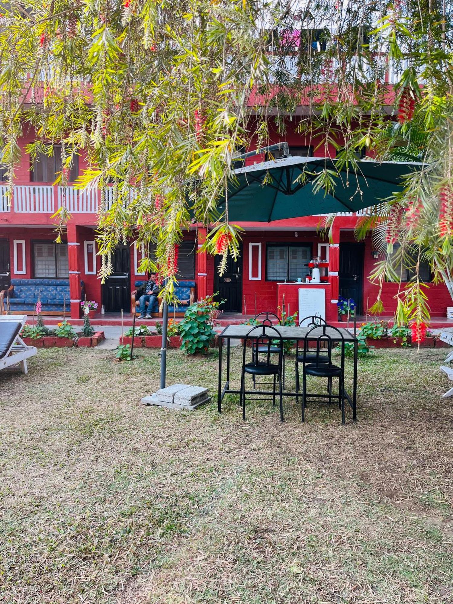 Butterfly Lodge Pokhara Exteriör bild